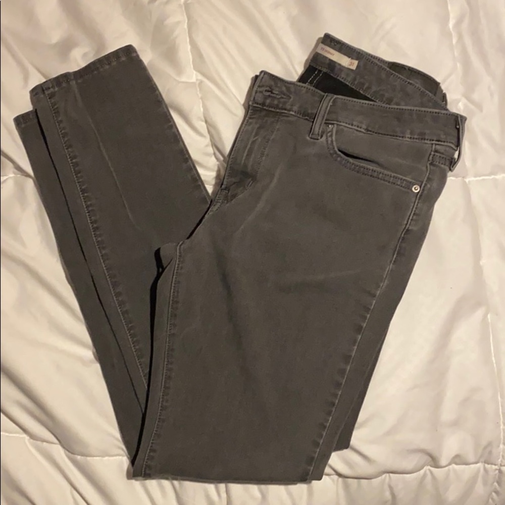 🐢🐢🐢Levi’s 711 Skinny Jeans